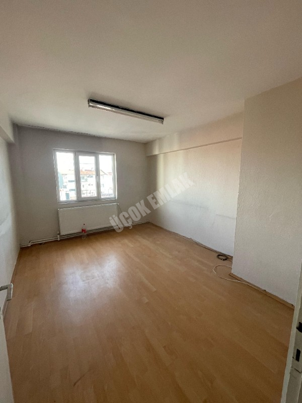AFYON ÜÇOK EMLAKTAN HARBİŞ GAZİ MAH KİRALIK 3+1 DAİRE