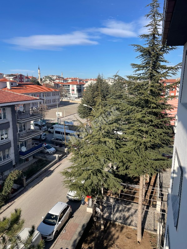 AFYON ÜÇOK EMLAKTAN HARBİŞ GAZİ MAH KİRALIK 3+1 DAİRE