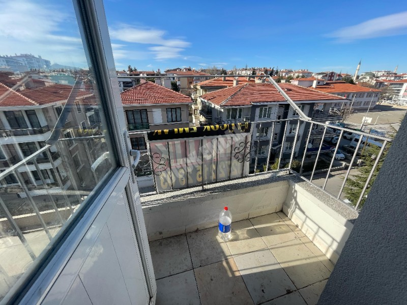 AFYON ÜÇOK EMLAKTAN HARBİŞ GAZİ MAH KİRALIK 3+1 DAİRE