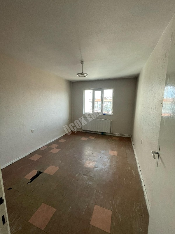 AFYON ÜÇOK EMLAKTAN HARBİŞ GAZİ MAH KİRALIK 3+1 DAİRE