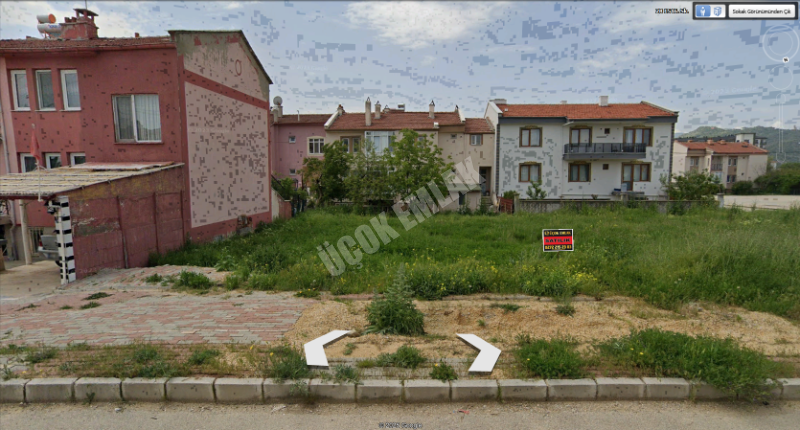 AFYON ÜÇOK EMLAKTAN OSMAN GAZİ MAH SATILIK 300M² ARSA