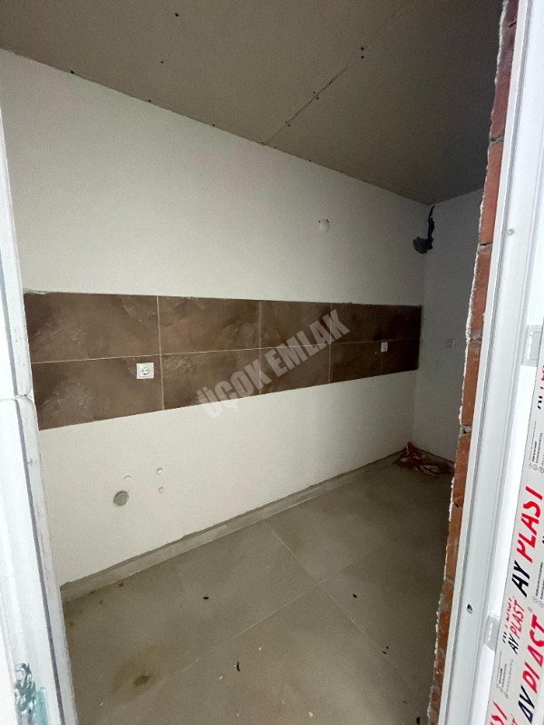 AFYON ÜÇOK EMLAKTAN BATTALGAZİ MAH SATILIK 140M² DÜKKANLAR