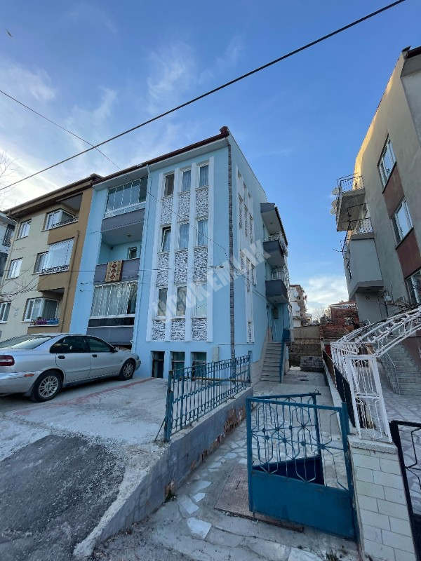 AFYON ÜÇOK EMLAKTAN HARBİŞ GAZİ  MAH. SATILIK BAKIMLI ARAKAT 3+1 DAİRE