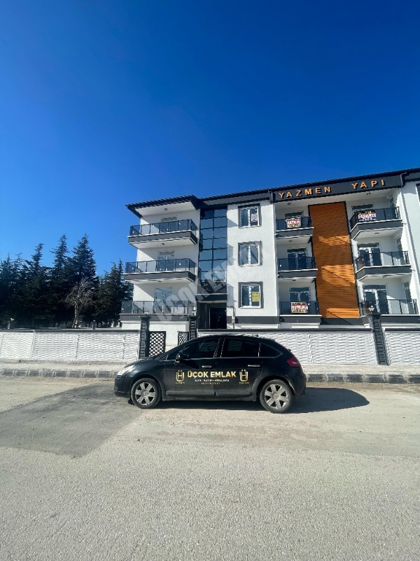 AFYON ÜÇOK EMLAKTAN MAREŞAL MAH DA SATILIK 3+1 SIFIR LÜKS DAİRE