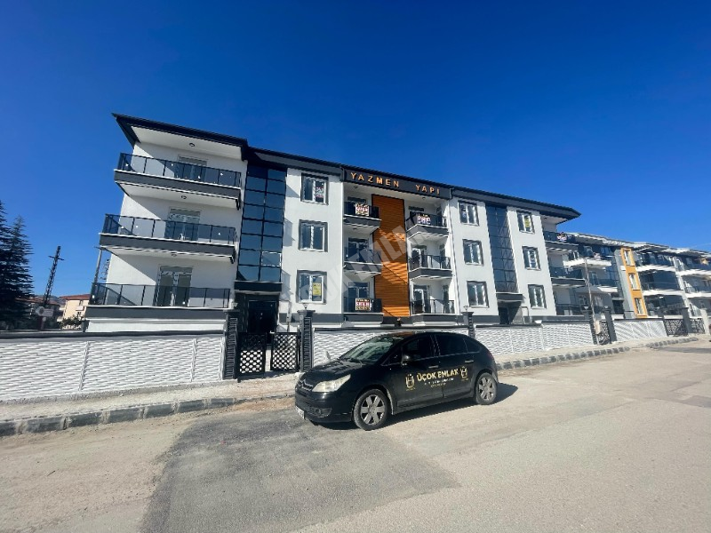 AFYON ÜÇOK EMLAKTAN MAREŞAL MAH DA SATILIK 3+1 SIFIR LÜKS DAİRE
