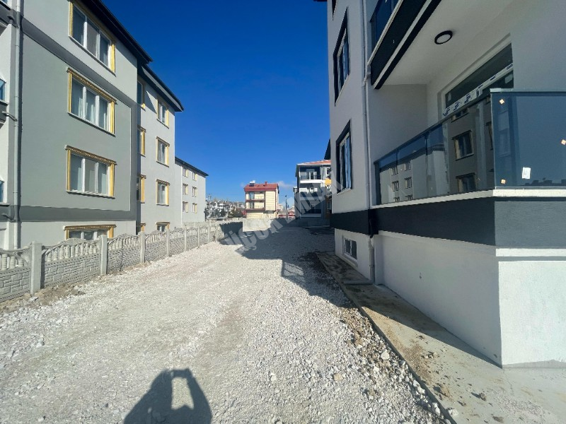 AFYON ÜÇOK EMLAKTAN MAREŞAL MAH DA SATILIK 3+1 SIFIR LÜKS DAİRE