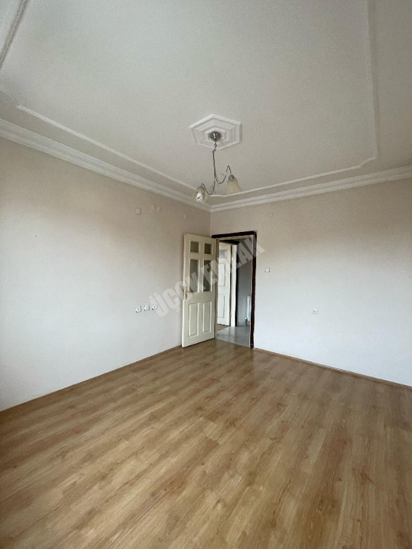 AFYON ÜÇOK EMLAKTAN KANLICA MAH. KİRALIK 3+1 DAİRE