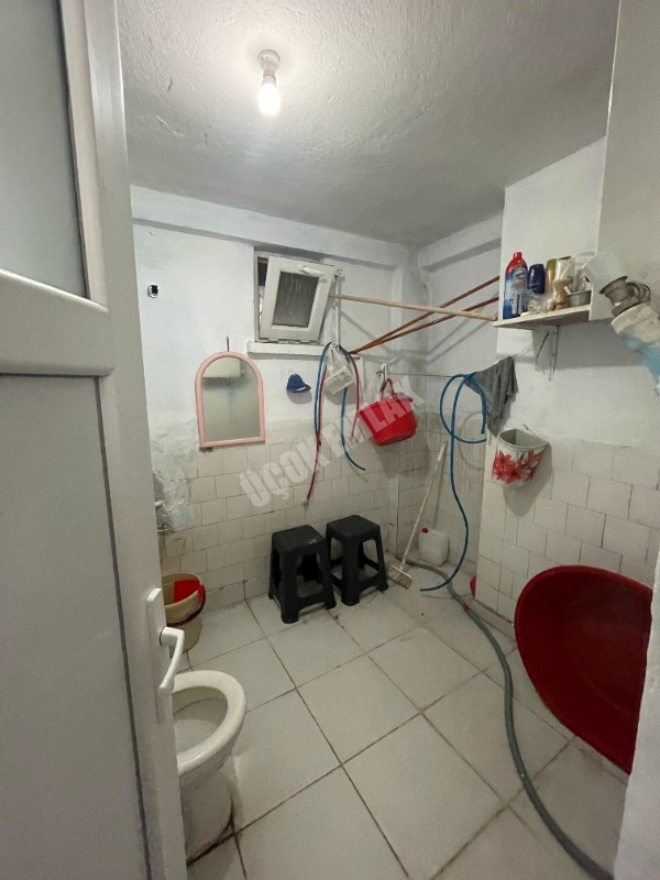 AFYON ÜÇOK EMLAKTAN KURTULUŞ CADDESİNDE SATILIK 2+1 TEMİZ BAKIMLI DAİRE