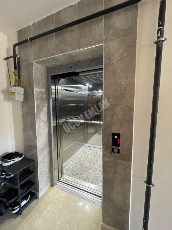 AFYON ÜÇOK EMLAKTAN KANLICA MAH SATILIK ARAKAT 3+1 DAİRE