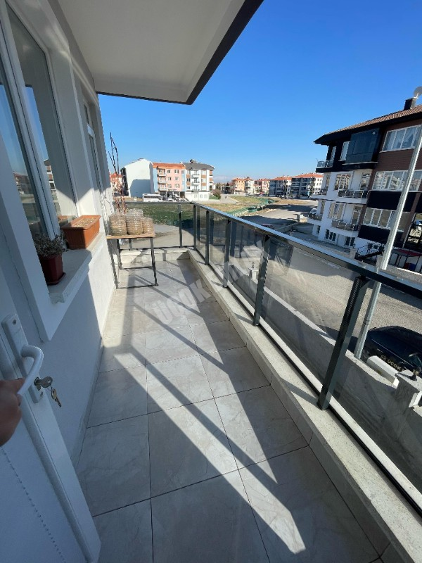 AFYON ÜÇOK EMLAKTAN KANLICA MAH SATILIK ARAKAT 3+1 DAİRE