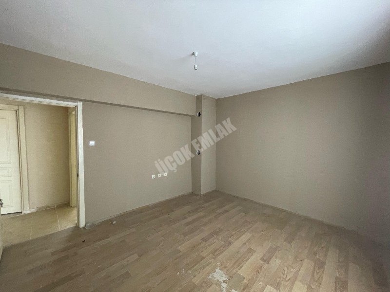 AFYON ÜÇOK EMLAKTAN DÖRTYOL MAH İNAZ DEPREM EVLERİNDE SATILIK 2+1 DAİRE