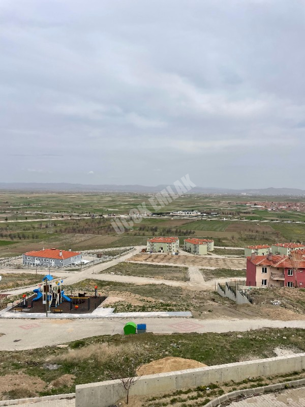 AFYON ÜÇOK EMLAKTAN DÖRTYOL MAH İNAZ DEPREM EVLERİNDE SATILIK 2+1 DAİRE