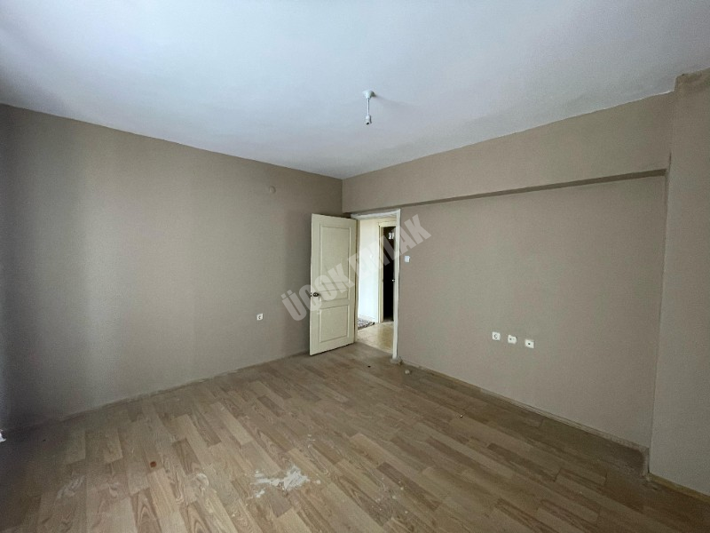 AFYON ÜÇOK EMLAKTAN DÖRTYOL MAH İNAZ DEPREM EVLERİNDE SATILIK 2+1 DAİRE