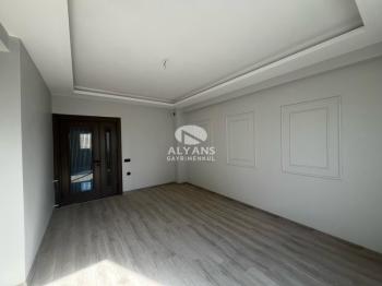 ALYANS'TAN CEPHELERİ AÇIK, BAĞIMSIZ MUTFAK, SIFIR CAZİP DAİRE !!