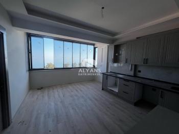 ALYANS'TAN MERKEZİ KONUMDA DENİZE SIFIR LEB-İ DERYA CAZİP 1+1