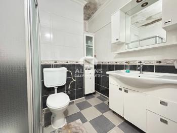 ALYANS'TAN MERKEZİ KONUMDA MASRAFSIZ CEPHELERİ AÇIK GENİŞ M2 3+1