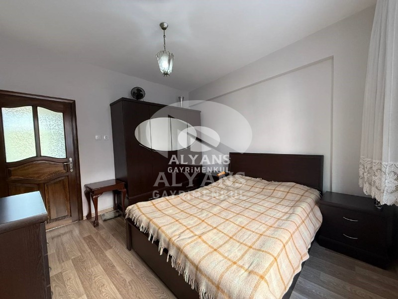 ALYANS'TAN ÇARŞI MERKEZDE İÇİ FULL YAPILI GENİŞ BAĞ. MUTFAK 3+1