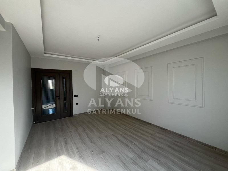 ALYANS'TAN CEPHELERİ AÇIK, BAĞIMSIZ MUTFAK, SIFIR CAZİP DAİRE !!