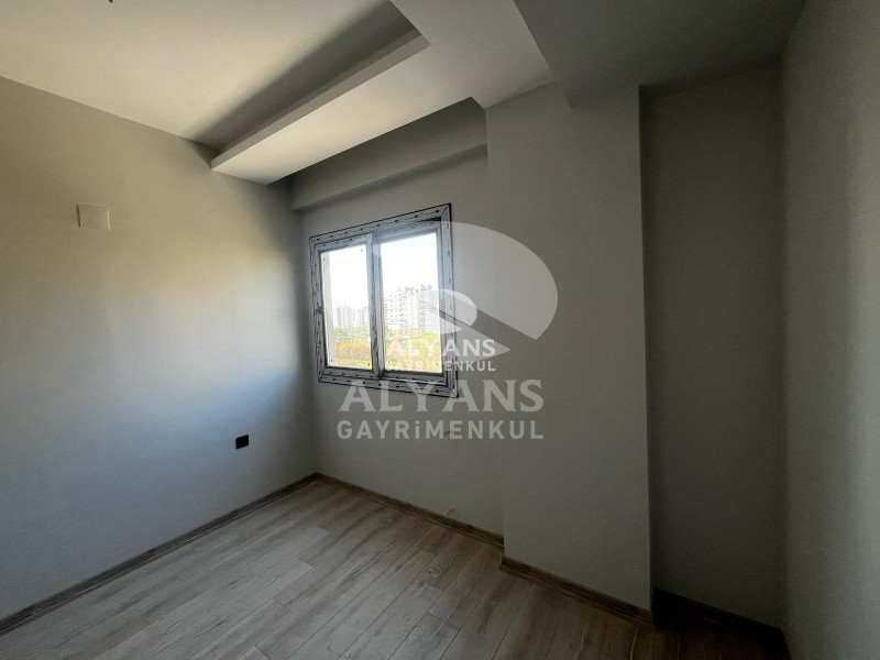 ALYANS'TAN CEPHELERİ AÇIK, BAĞIMSIZ MUTFAK, SIFIR CAZİP DAİRE !!