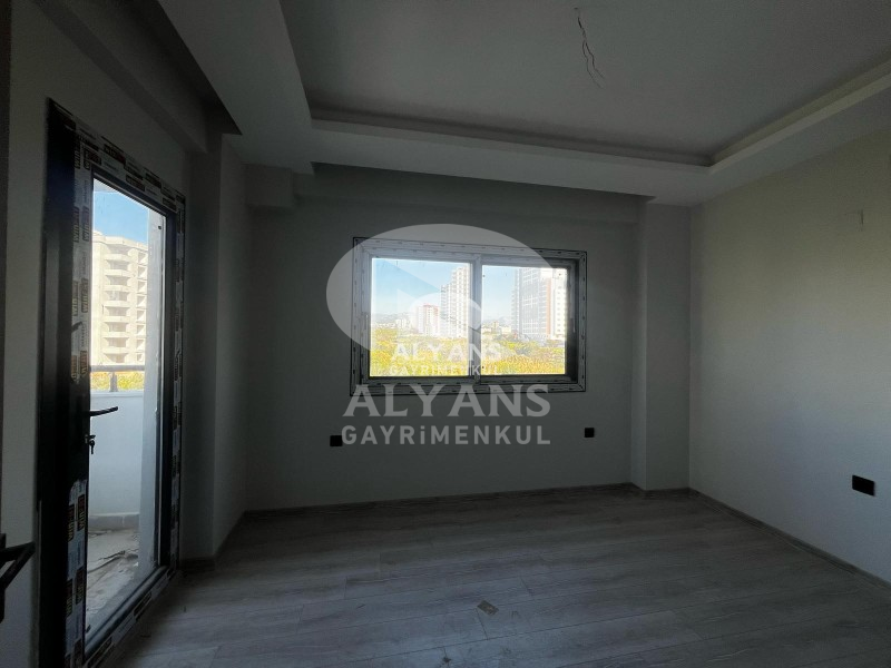 ALYANS'TAN CEPHELERİ AÇIK, BAĞIMSIZ MUTFAK, SIFIR CAZİP DAİRE !!