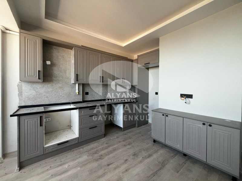 ALYANS'TAN MERKEZİ KONUMDA DENİZE SIFIR LEB-İ DERYA CAZİP 1+1