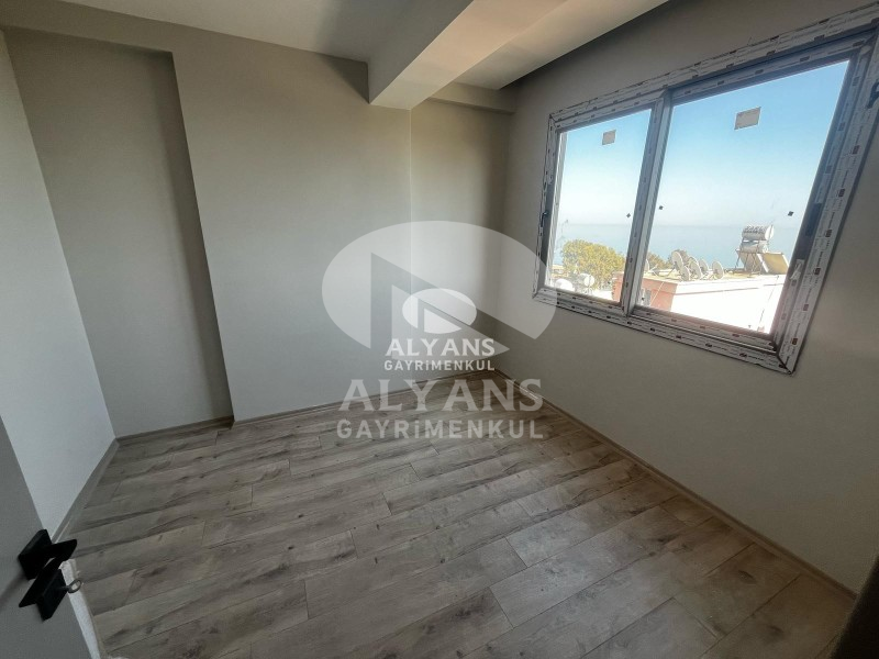 ALYANS'TAN MERKEZİ KONUMDA DENİZE SIFIR LEB-İ DERYA CAZİP 1+1