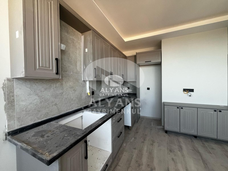 ALYANS'TAN MERKEZİ KONUMDA DENİZE SIFIR LEB-İ DERYA CAZİP 1+1