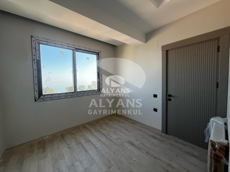 ALYANS'TAN MERKEZİ KONUMDA DENİZE SIFIR LEB-İ DERYA CAZİP 1+1
