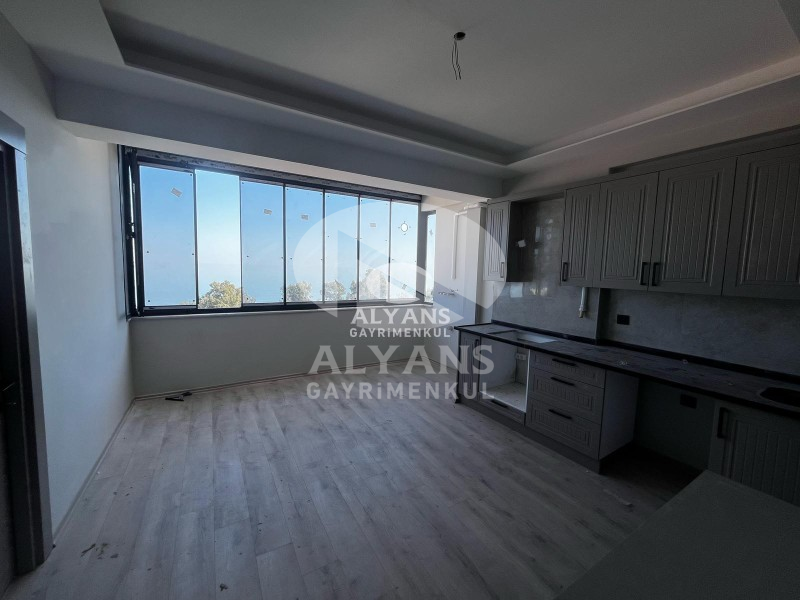 ALYANS'TAN MERKEZİ KONUMDA DENİZE SIFIR LEB-İ DERYA CAZİP 1+1