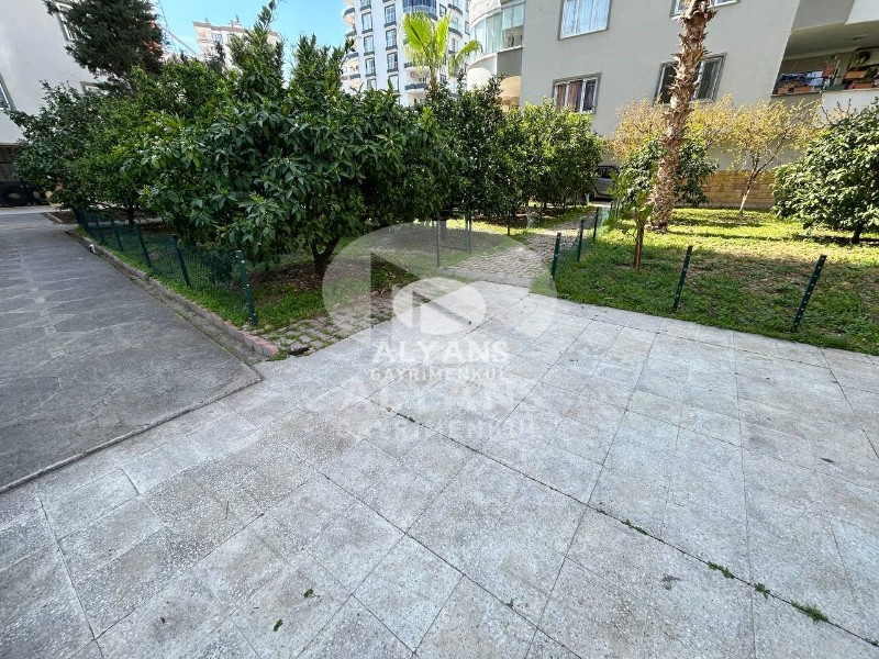 ALYANS'TAN MERKEZİ KONUMDA MASRAFSIZ CEPHELERİ AÇIK GENİŞ M2 3+1