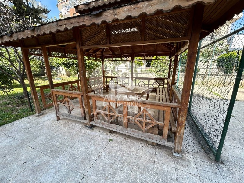 ALYANS'TAN MERKEZİ KONUMDA MASRAFSIZ CEPHELERİ AÇIK GENİŞ M2 3+1