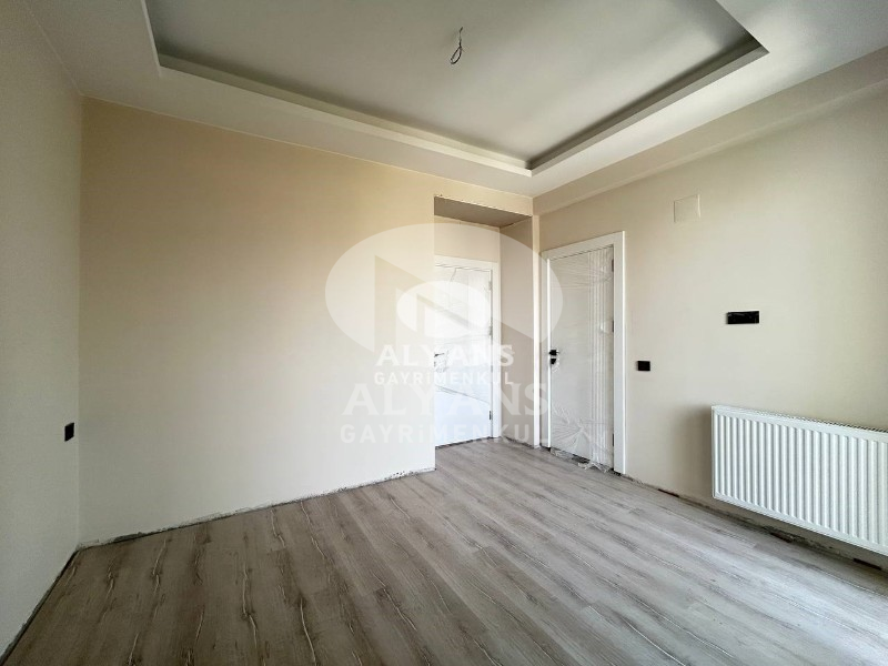 ALYANS'TAN LÜKS SİTE İÇİ KUSURSUZ İŞÇİLİKLİ SIFIR GENİŞ 2+1