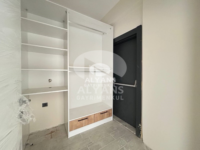 ALYANS'TAN LÜKS SİTE İÇİ KUSURSUZ İŞÇİLİKLİ SIFIR GENİŞ 2+1