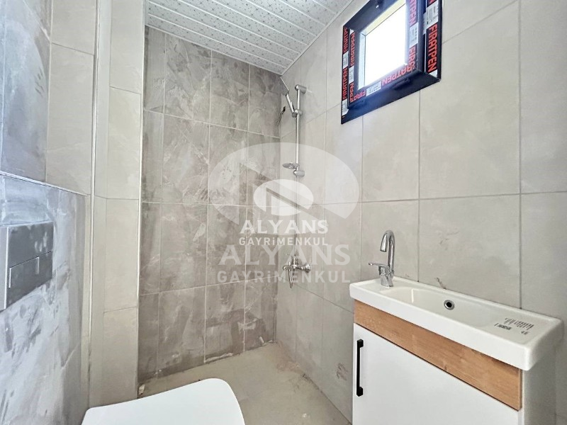 ALYANS'TAN LÜKS SİTE İÇİ KUSURSUZ İŞÇİLİKLİ SIFIR GENİŞ 2+1