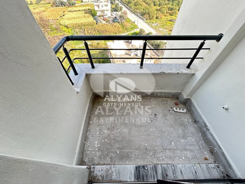 ALYANS'TAN LÜKS SİTE İÇİ KUSURSUZ İŞÇİLİKLİ SIFIR GENİŞ 2+1