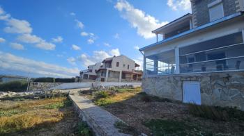 Antre Emlak'tan Satılık Çeşme Dalyan'da Denize Sıfır Tripleks 4+1 Villa