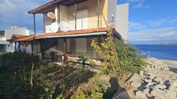 Antre Emlak'tan Satılık Çeşme Dalyan'da Denize Sıfır Tripleks 4+1 Villa