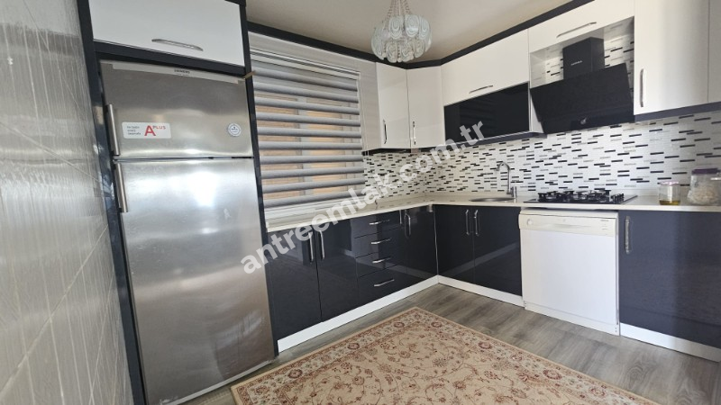 Antre Emlak'tan Satılık Çeşme Dalyan'da Denize Sıfır Tripleks 4+1 Villa