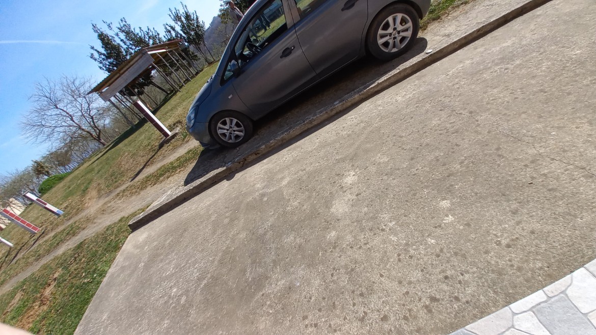 BEŞİKDÜZÜ VARDALLI'DA SATILIK 8.200 M2 BAHÇE