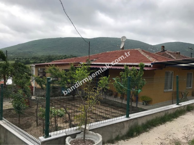 Balıkesir Gönen'de Müstakil Bahçeli 3+1 Verandalı Sakin Huzurlu Köy Evi