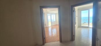 ALANYA MAHMUTLAR GÖKÇAY SİTESİ KİRALIK BOŞ 2+1 DENİZE SIFIR