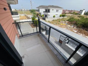 Satılık Efeler Mahallesin de Ak Deniz Sitesi Mevkiin 3+1 Ayrı Mutfak Havuzlu Otoparklı Bahçeli EK-1268