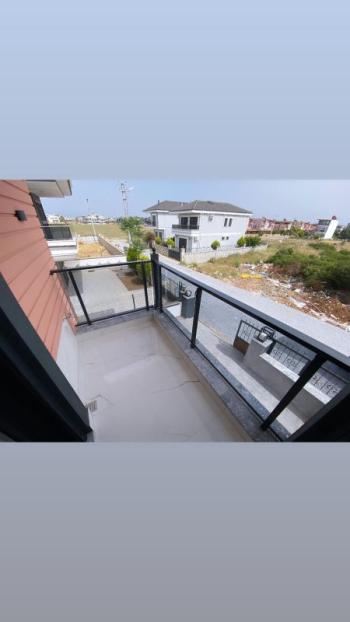 Satılık Efeler Mahallesin de Ak Deniz Sitesi Mevkiin 3+1 Ayrı Mutfak Havuzlu Otoparklı Bahçeli EK-1268