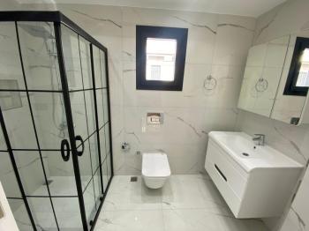 Satılık Efeler Mahallesin de Ak Deniz Sitesi Mevkiin 3+1 Ayrı Mutfak Havuzlu Otoparklı Bahçeli EK-1268