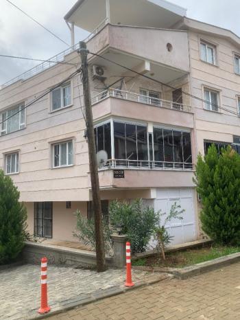 Altınkum mh. denize yakın 2+1 orta kat ön cephe Eşyalı Arakat Daire ! EK - 1251