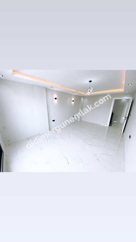 Satılık Efeler Mahallesin de Ak Deniz Sitesi Mevkiin 3+1 Ayrı Mutfak Havuzlu Otoparklı Bahçeli EK-1268