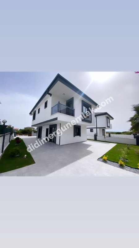 Satılık Efeler Mahallesin de Ak Deniz Sitesi Mevkiin 3+1 Ayrı Mutfak Havuzlu Otoparklı Bahçeli EK-1268