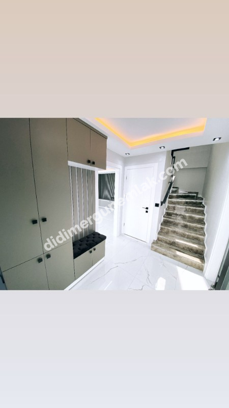 Satılık Efeler Mahallesin de Ak Deniz Sitesi Mevkiin 3+1 Ayrı Mutfak Havuzlu Otoparklı Bahçeli EK-1268