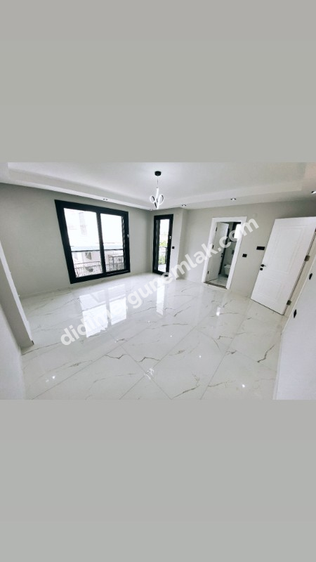 Satılık Efeler Mahallesin de Ak Deniz Sitesi Mevkiin 3+1 Ayrı Mutfak Havuzlu Otoparklı Bahçeli EK-1268