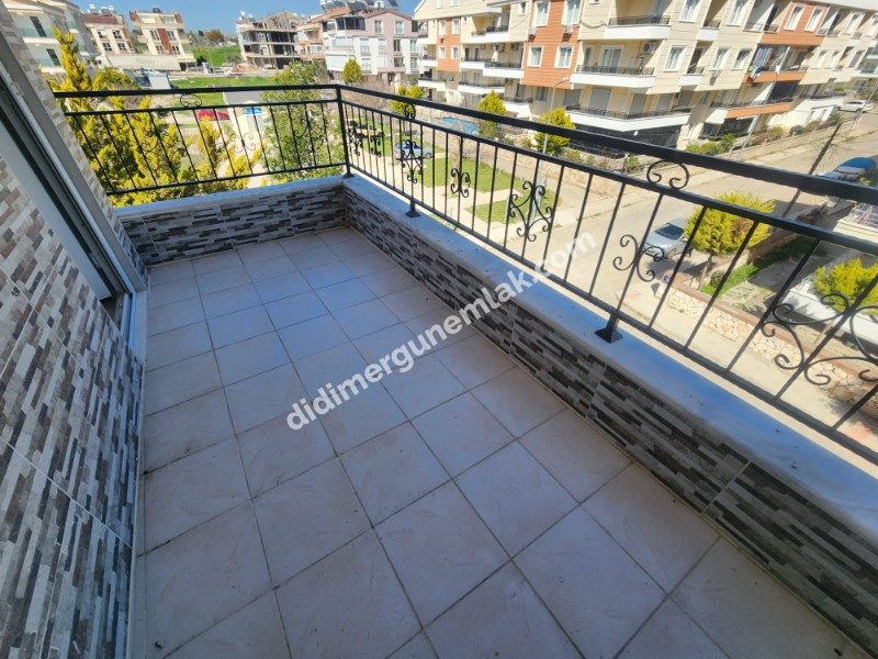 EFELER  MAHALLESİN DE ALIŞVERİŞ MERKEZİNE YAKIN 3+1 AYRI MUTFAK KATTA DUBLEKS DAİRE ( ek: 1271 )